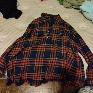 Old navy maternity Flannel size XL